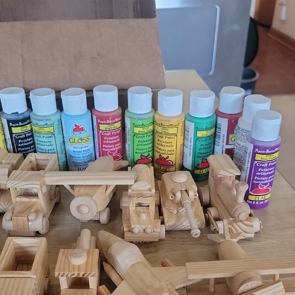 Natural Wood Toy Vehicle Craft Set - Picture 6 of 11